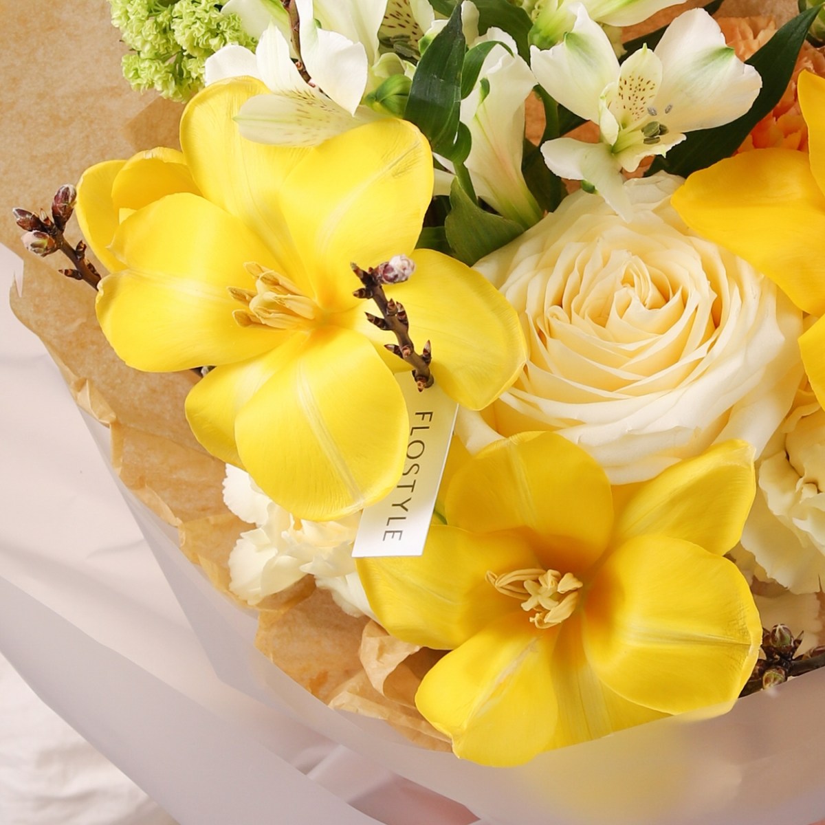 vesennij buket s zheltymi tyulpanami 7-7